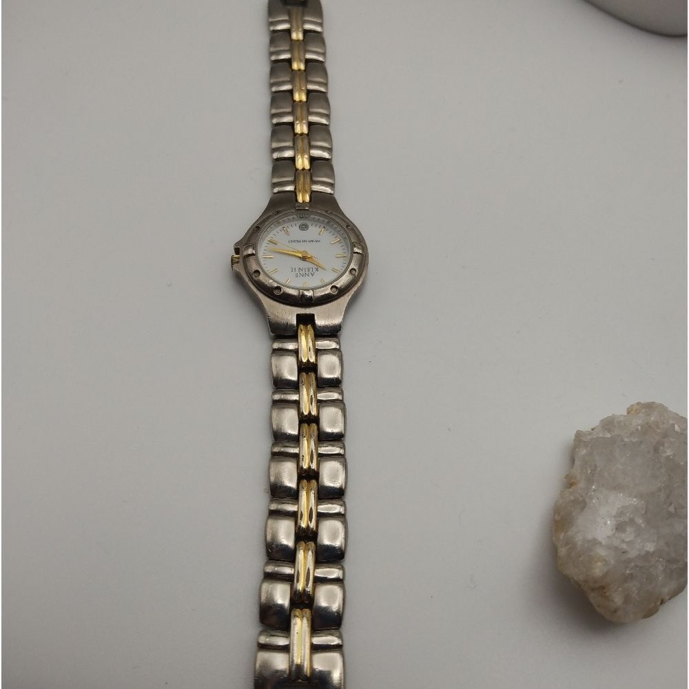 Anne Klein vintage watch batteries no included